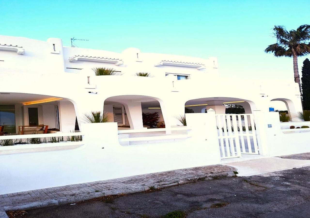 B&B Valentino Luxury Rooms By Salentolimit Porto Cesareo Exterior photo